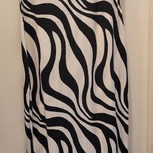 Fashion Nova Monochrome Zebra Pencil Skirt